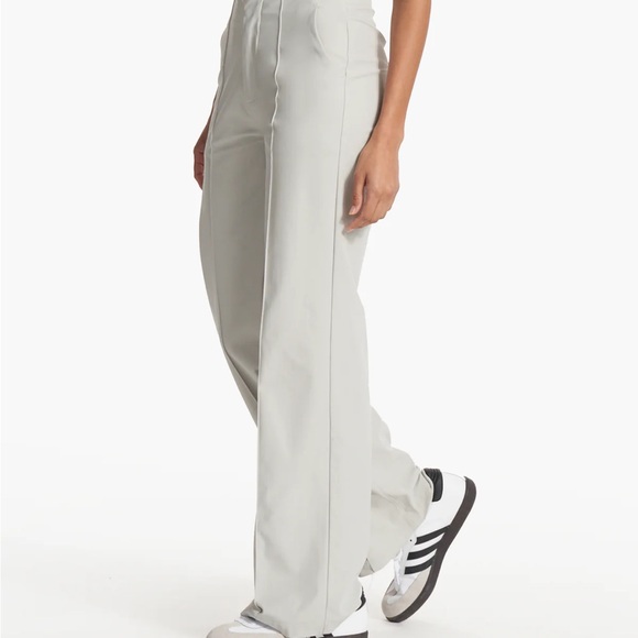 Vuori Womens Meta Wideleg Vapor NWT - Picture 3 of 6